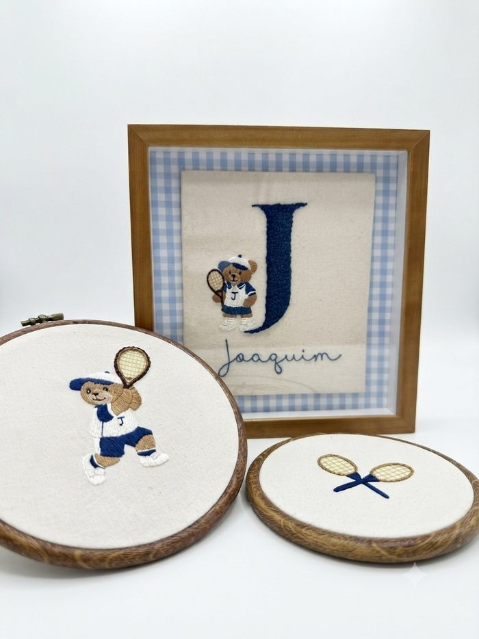 Trio vintage tenista: moldura com a letra J e dois bastidores